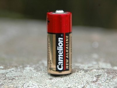 2 Ersatzbatterien für Leuchtie Standard