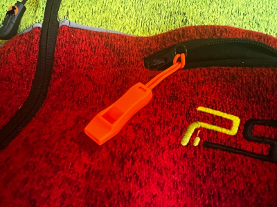 Einzelton-Notpfeife / Reißverschluss-Zipper, Kunststoff, ca. 3,5cm