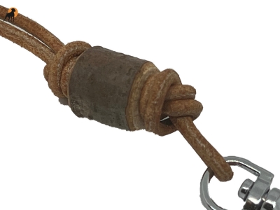 Pfeifenband Woody aus Rundleder/Holz mit Karabiner
