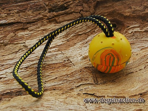 Vollgummiball an Schnur, ca. 7,5cm