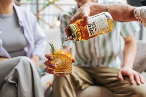 O'Donnell Moonshine Likör Aperitivo (20% vol.), Starter Set mit Ausgießer, 700ml