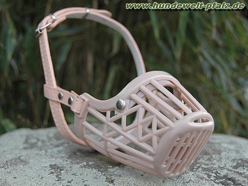 Maulkorb, Kunststoff mit Lederriemen, Beige