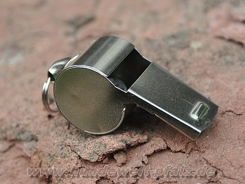 Trillerpfeife, Metall