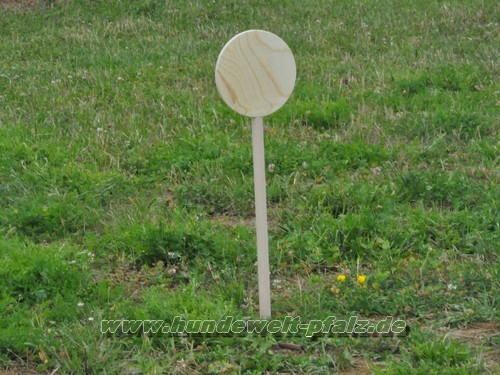 Fährtenschild aus Holz