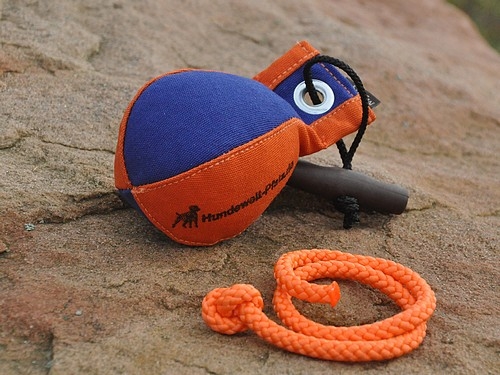 Mystique Dummy Ball Marker Ø ca. 7cm x 150g., Orange/Blau