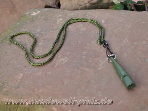 Nylon Pfeifenband Military 4mm, mit drehbarem Haken, oliv