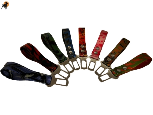KFZ Gurtschloss Adapter mit Schlaufe aus Biothane-Motivband (Jagdhunde, Jagd, Camo)